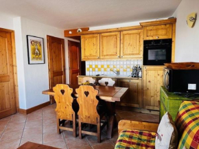 Charmant appart 6 pers, skis aux pieds, piscine et parking privé à Arc 1800 - FR-1-411-947
